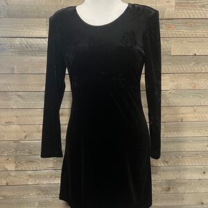 VTG Earth Angel Black Velvet Rose Dress 8 Embossed Floral